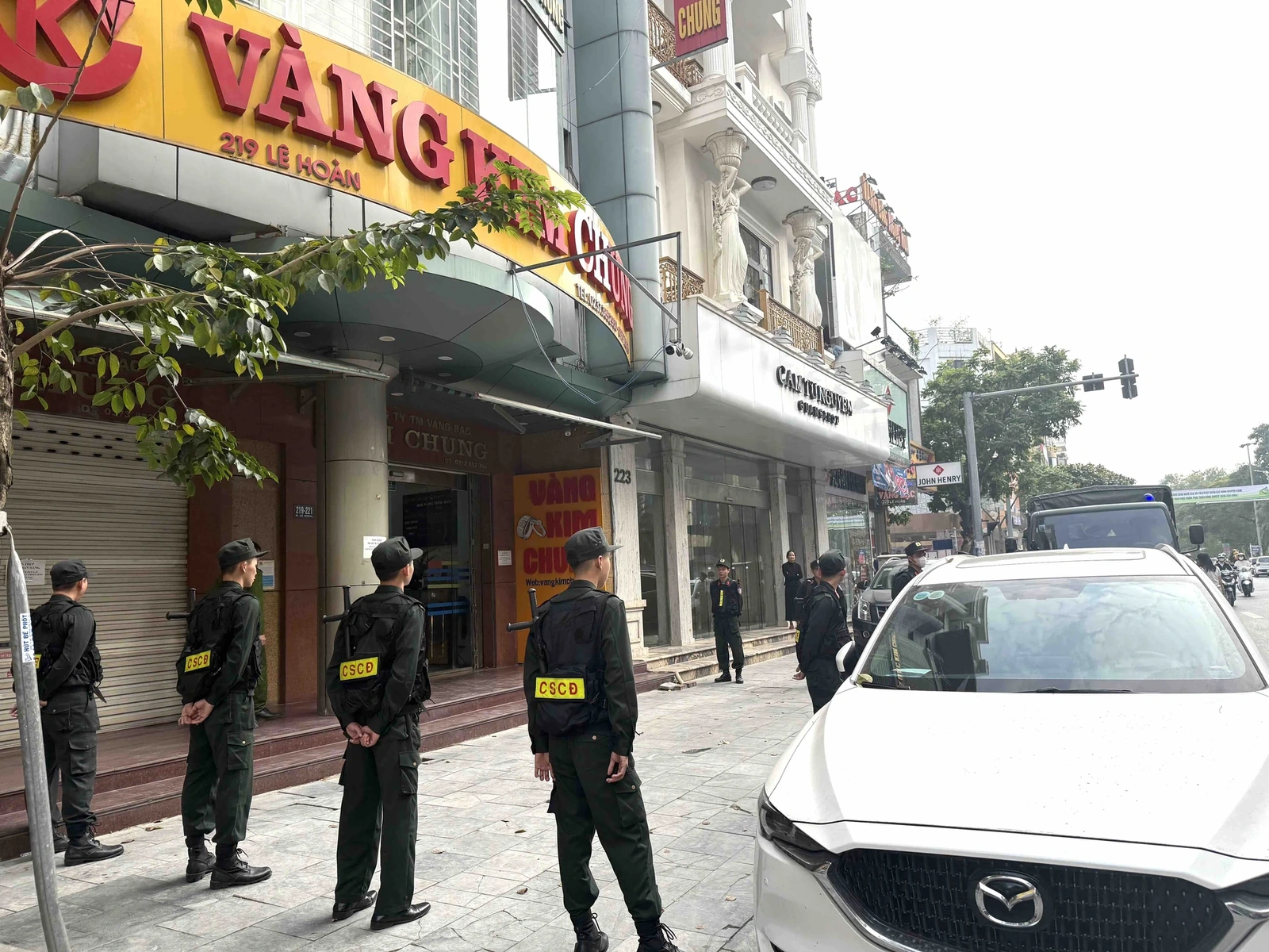 Khởi tố, bắt tạm giam 3 đối tượng tại Công ty TNHH Thương mại vàng bạc Kim Chung