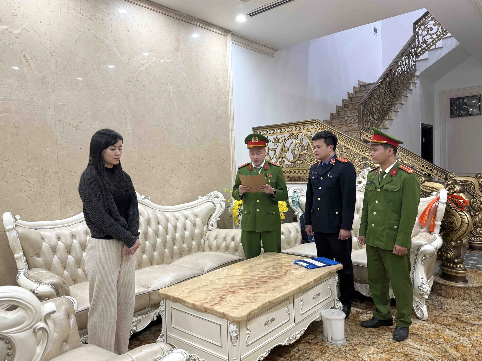 Khởi tố, bắt tạm giam 3 đối tượng tại Công ty TNHH Thương mại vàng bạc Kim Chung