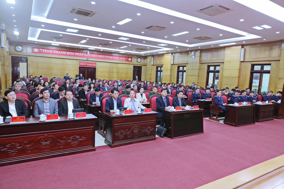 Ban Thường vụ Tỉnh ủy Thanh Hóa và Ban Thường vụ Đảng ủy Cảnh sát biển Việt Nam ký kết phối hợp trong công tác dân vận