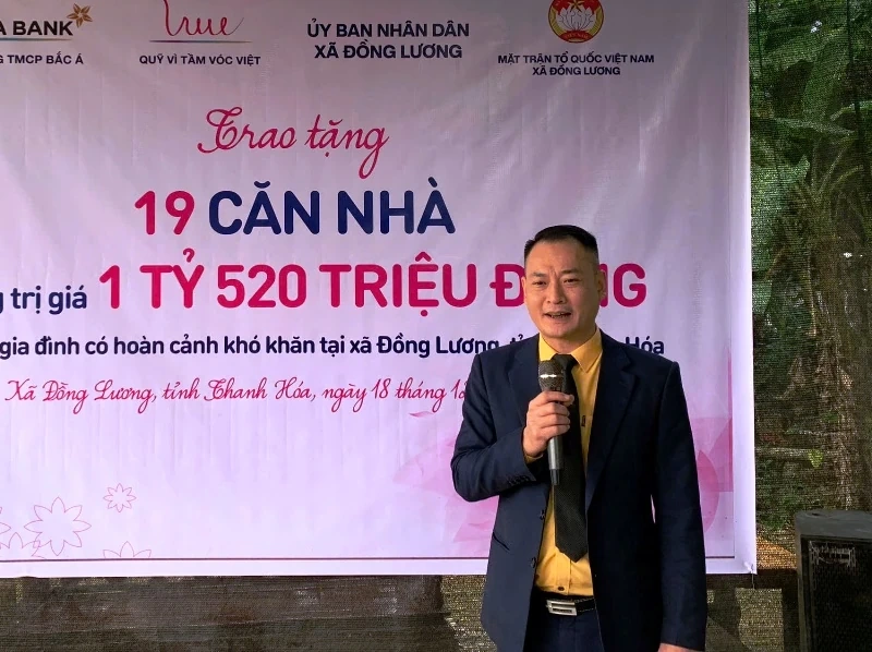 Trao tặng 20 ngôi nhà các gia đình có hoàn cảnh khó khăn tại xã Đồng Lương và Định Hòa
