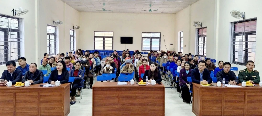 Đối thoại chính sách và giám sát thực hiện bình đẳng giới tại xã Tam Chung