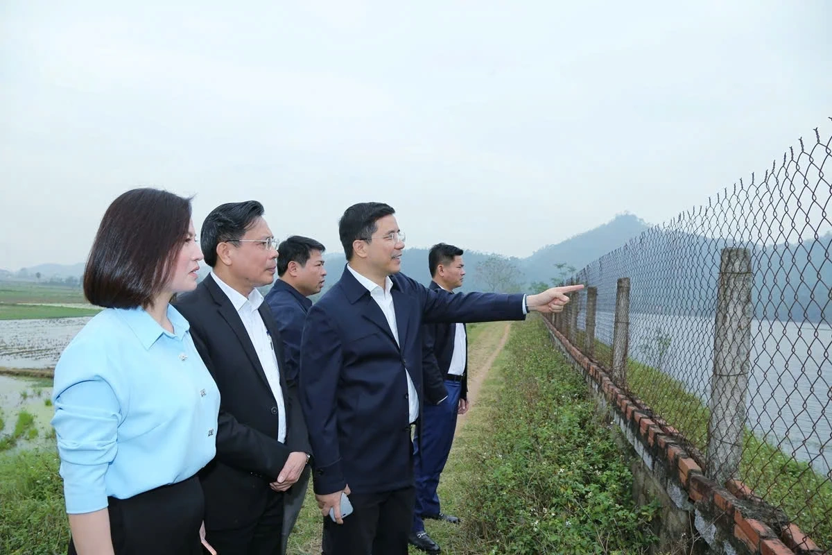 Phó Bí thư Thường trực Tỉnh ủy Nguyễn Hồng Phong thăm, làm việc tại xã Hoằng Tiến và Hoằng Lộc