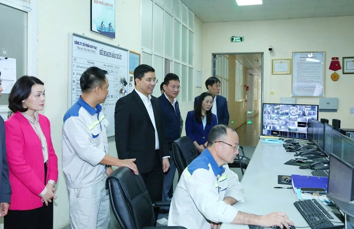 Phó Bí thư Thường trực Tỉnh ủy Nguyễn Hồng Phong thăm, làm việc tại xã Thường Xuân