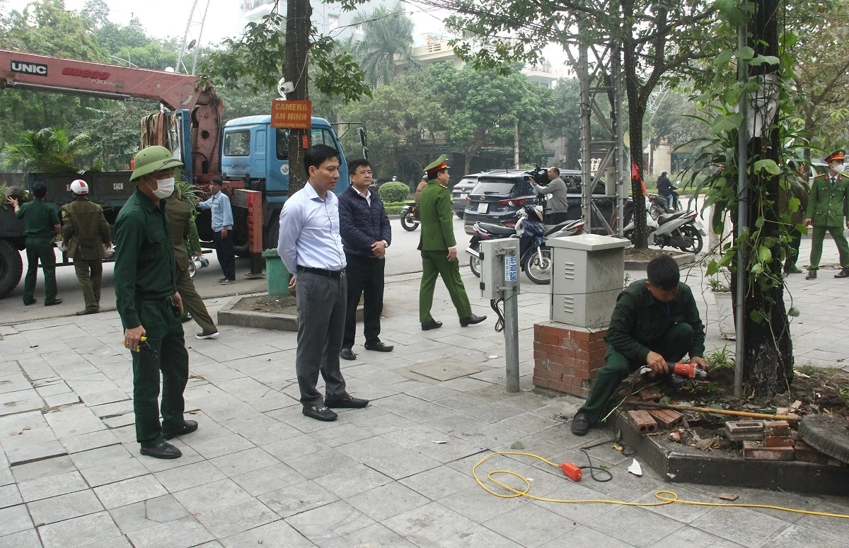 Phường Hạc Thành kiểm tra việc thiết lập lại trật tự đô thị, trật tự công cộng, vệ sinh môi trường