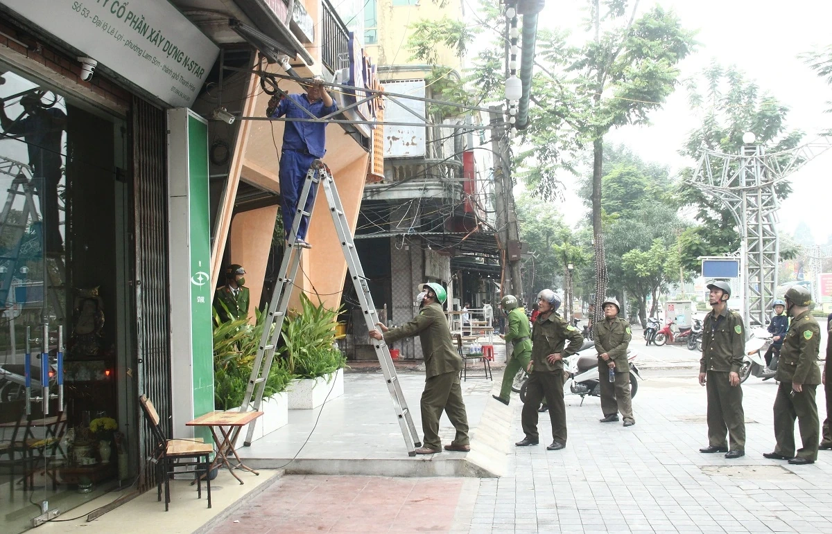 Phường Hạc Thành kiểm tra việc thiết lập lại trật tự đô thị, trật tự công cộng, vệ sinh môi trường