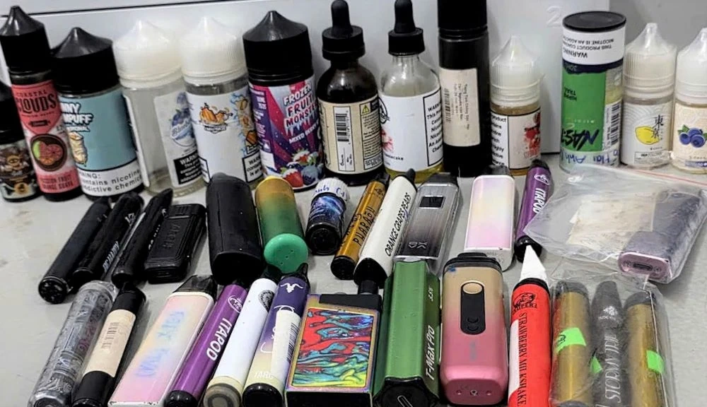 Bảo vệ học sinh trước mối nguy từ thuốc lá điện tử