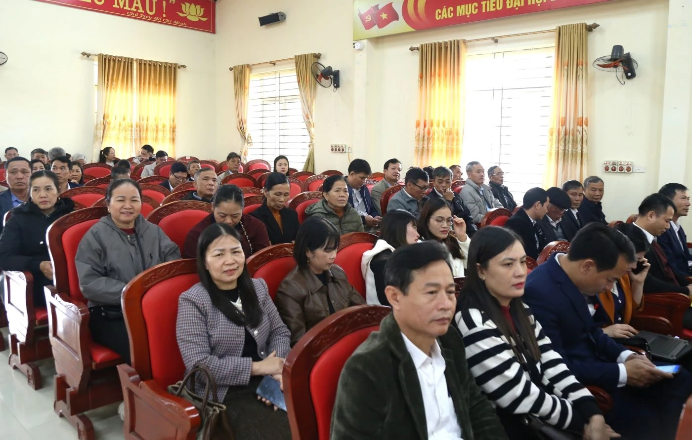 Bộ trưởng Bộ Dân tộc và Tôn giáo Đào Ngọc Dung tiếp xúc cử tri xã Quảng Chính