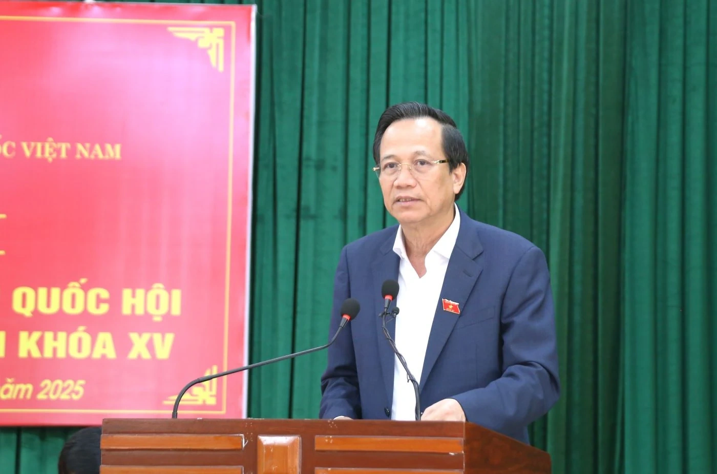 Bộ trưởng Bộ Dân tộc và Tôn giáo Đào Ngọc Dung tiếp xúc cử tri xã Quảng Chính