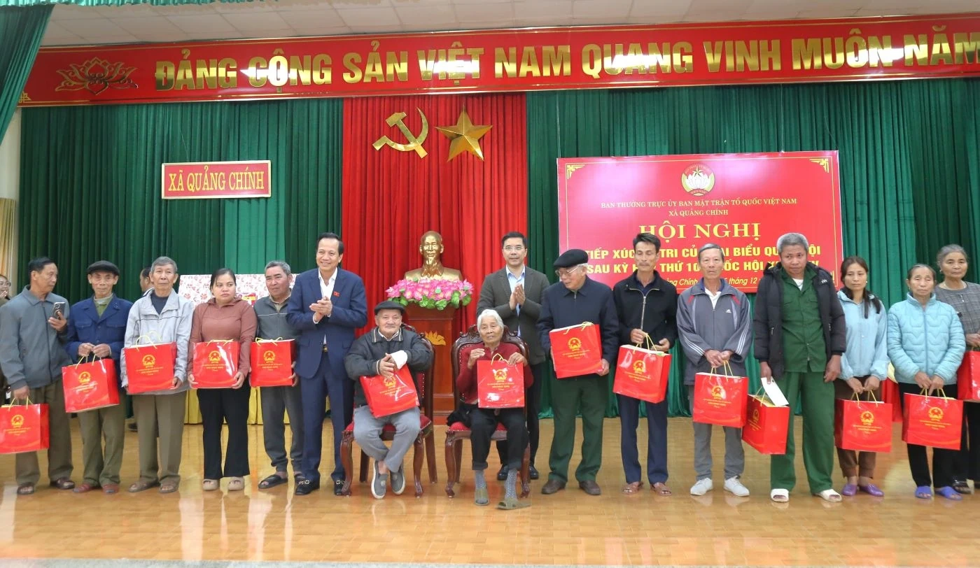 Bộ trưởng Bộ Dân tộc và Tôn giáo Đào Ngọc Dung tiếp xúc cử tri xã Quảng Chính