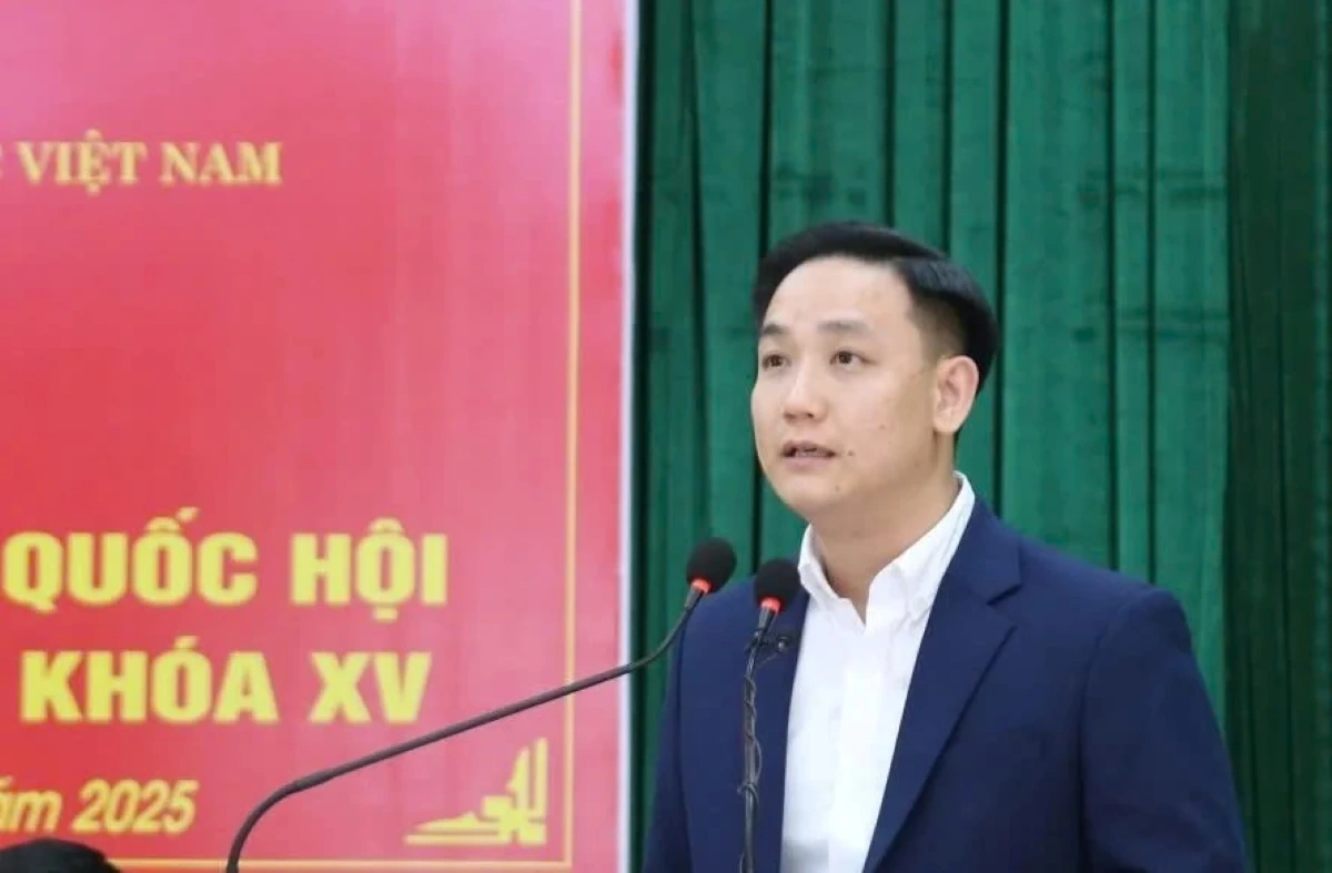 Bộ trưởng Bộ Dân tộc và Tôn giáo Đào Ngọc Dung tiếp xúc cử tri xã Quảng Chính