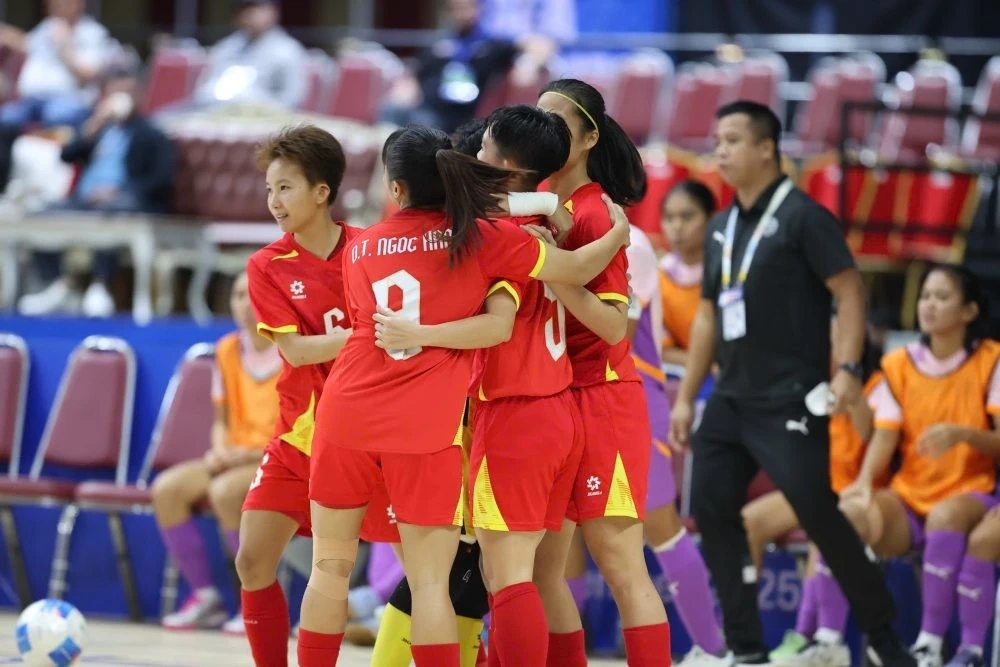 Thủ tướng gửi thư chúc mừng Đội tuyển bóng đá nam U22 và Đội tuyển nữ Futsal