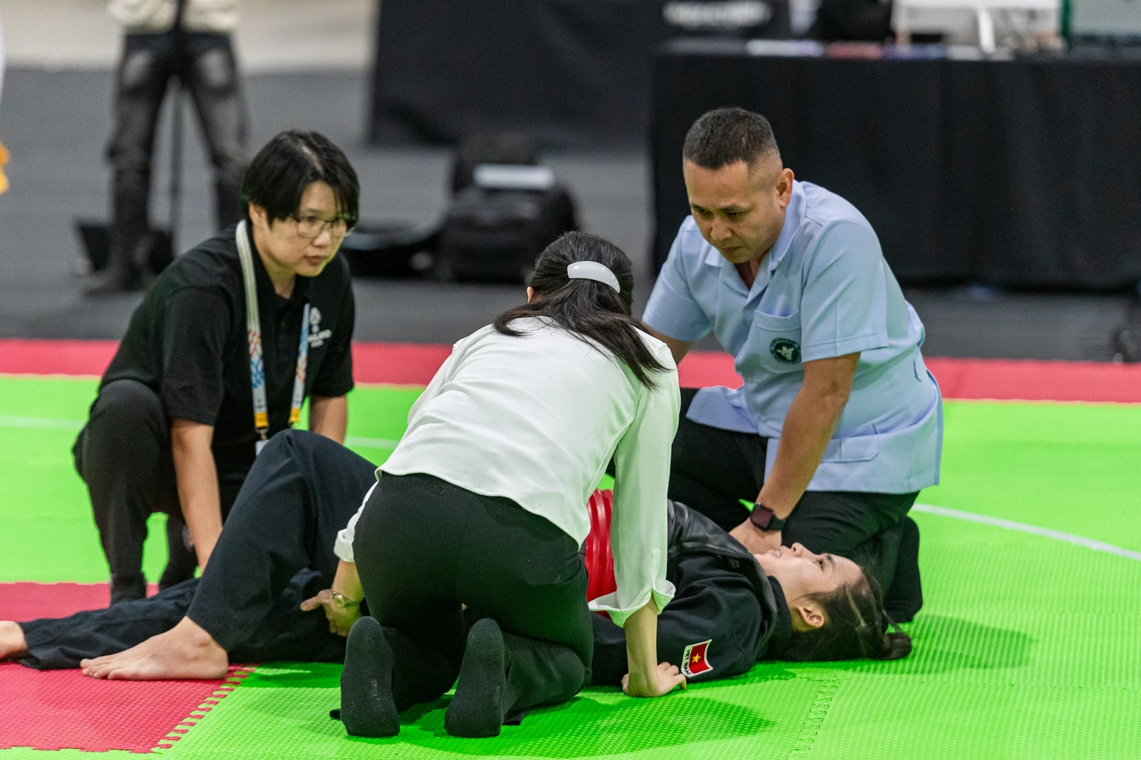 Bị đối thủ liên tục chơi xấu, võ sĩ Thanh Hóa vẫn xuất sắc giành quyền vào bán kết Pencak Silat - SEA Games 33