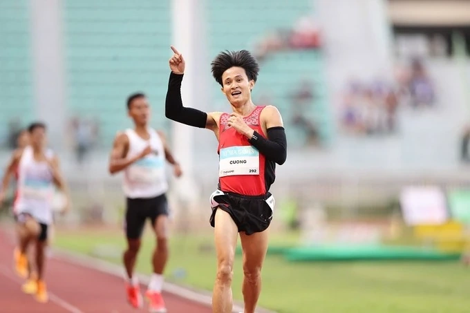 SEA Games 33 ngày 15/12: Điền kinh bùng nổ HCV, Nguyễn Thị Oanh lập kỷ lục lịch sử; U22 Việt Nam vào chung kết