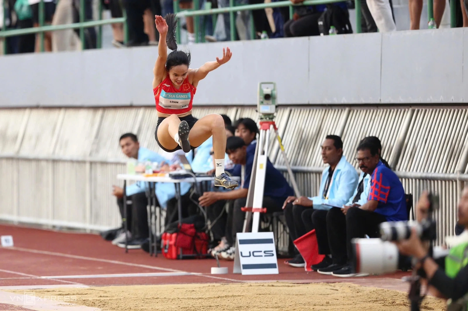 SEA Games 33 ngày 16/12: Việt Nam bùng nổ 49 HCV; Điền kinh thắng lớn