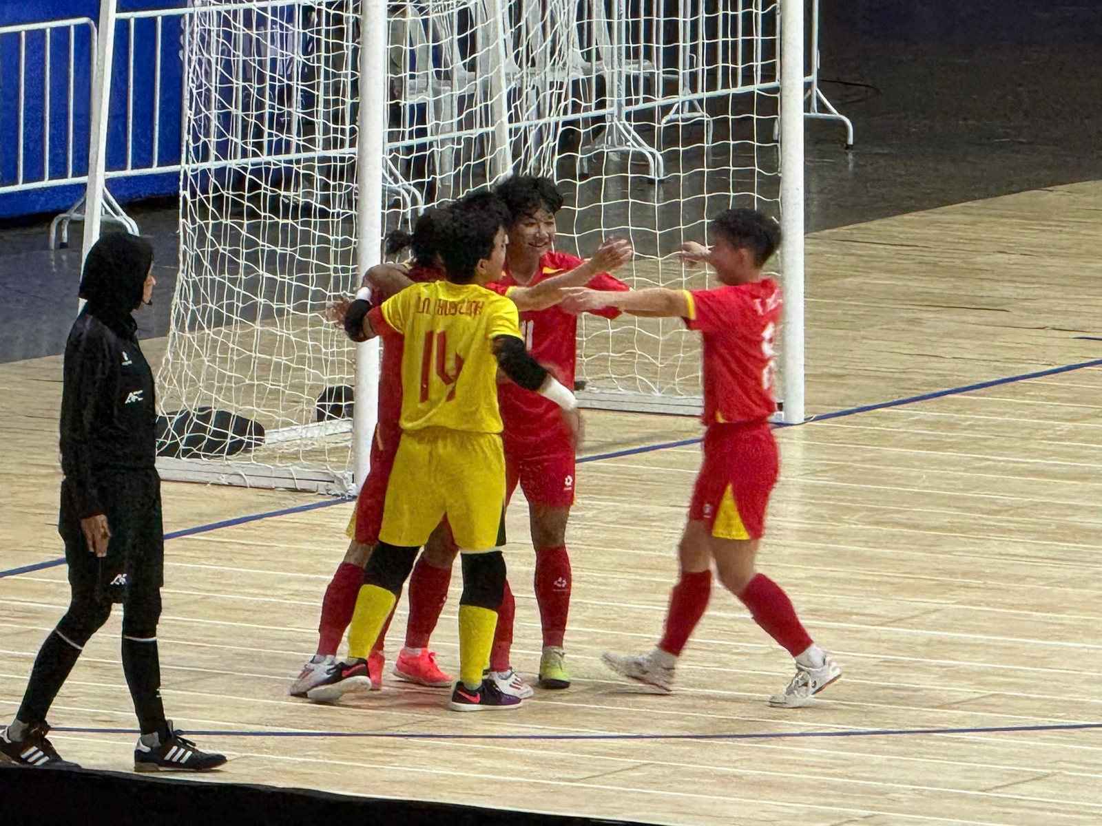 SEA Games 33 ngày 18/12: Việt Nam chạm mốc 70 HCV, Futsal nữ tiến gần ngôi hậu