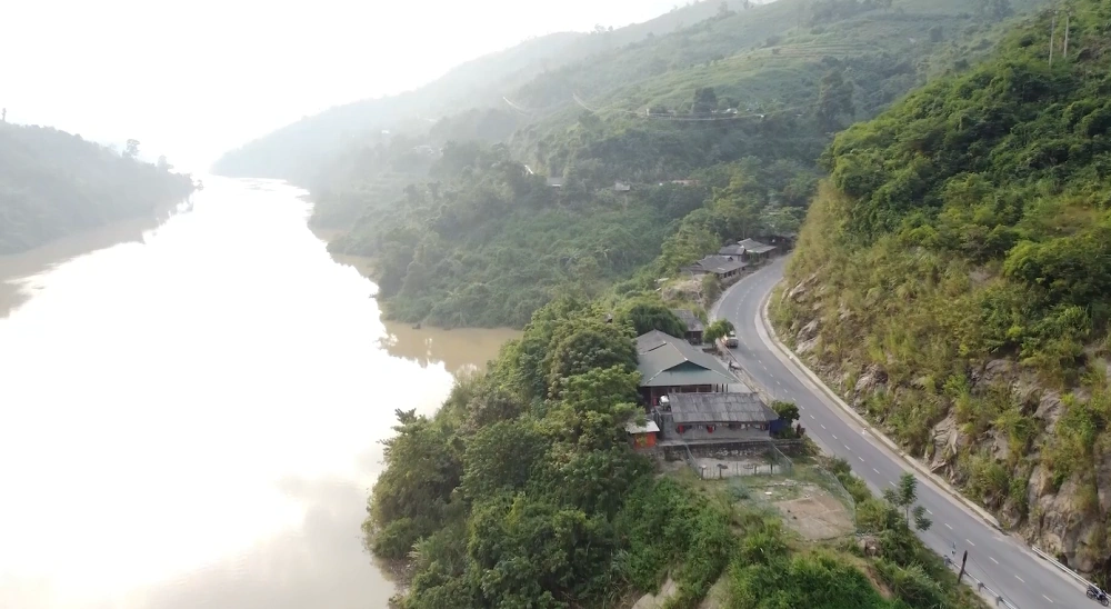 Lời ru sau Cổng Trời