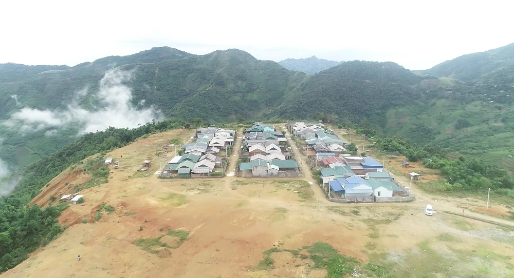 Lời ru sau Cổng Trời