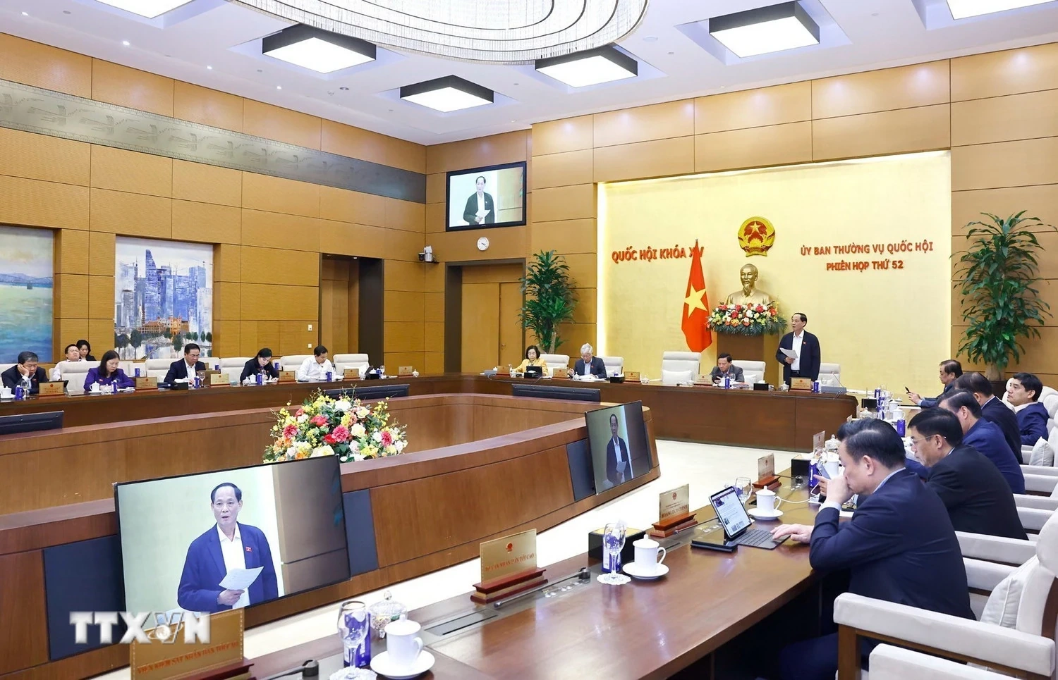 Họp Ủy ban Thường vụ Quốc hội: Đổi mới cách tiếp cận trong phân loại đô thị