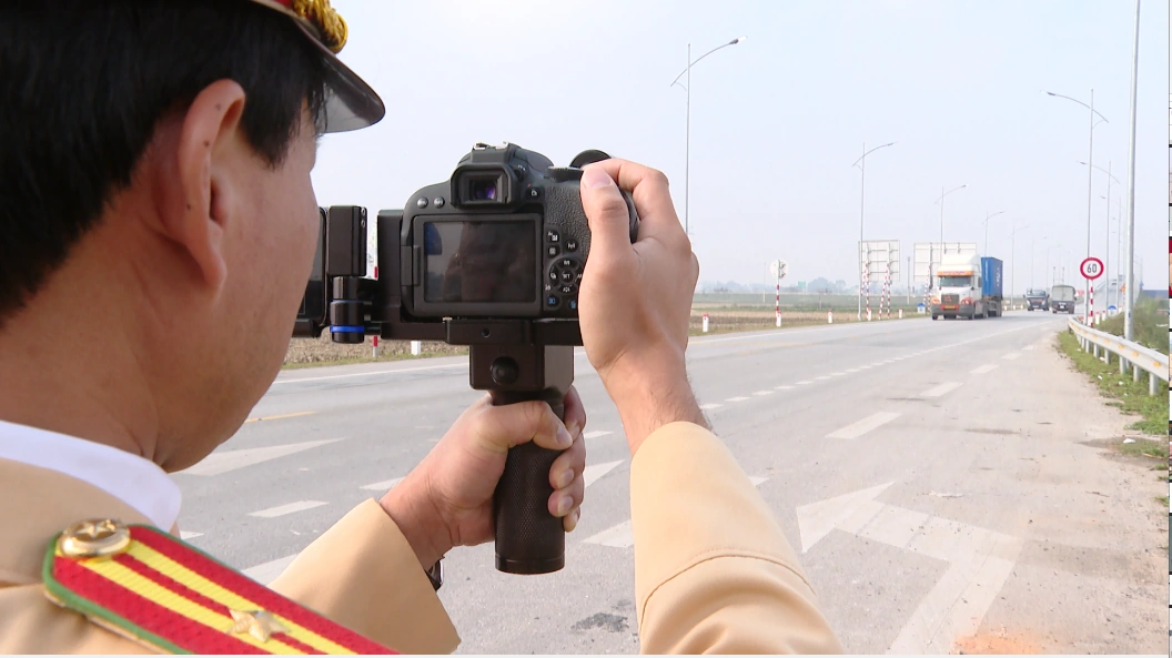 Kiểm tra, xử lý vi phạm trật tự giao thông xuyên Tết