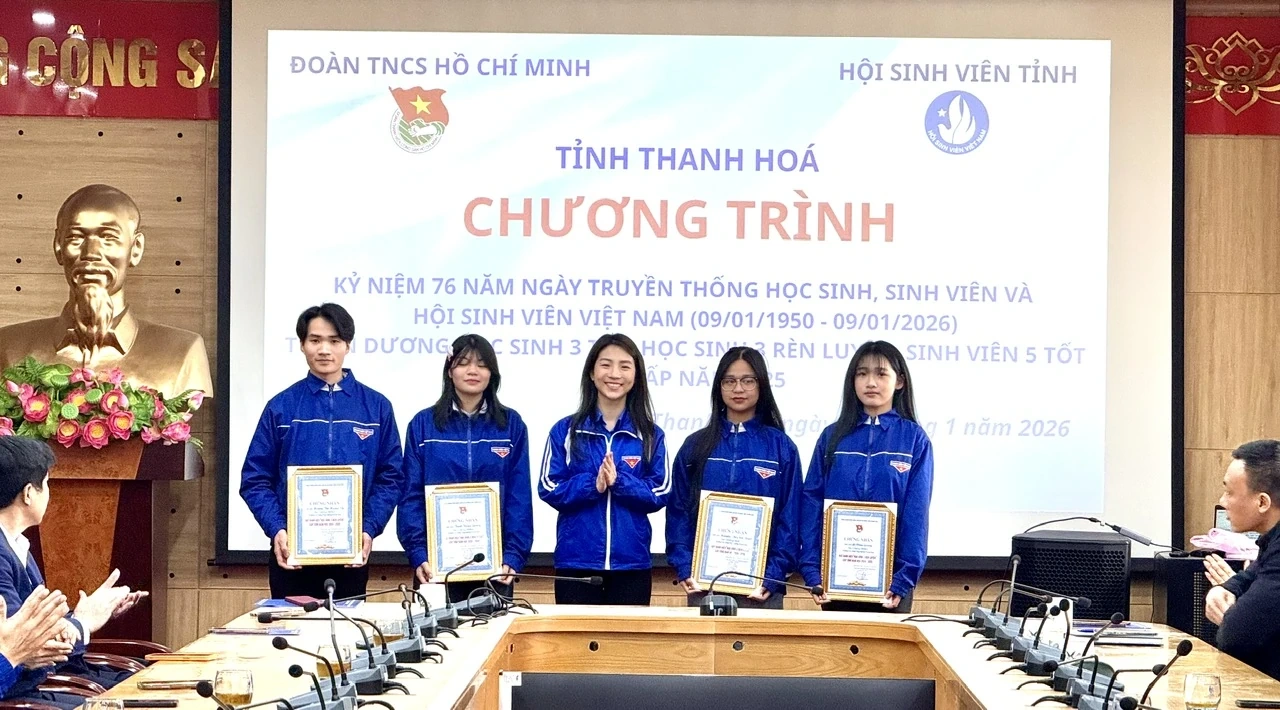 Tuyên dương học sinh, sinh viên tiêu biểu năm 2025