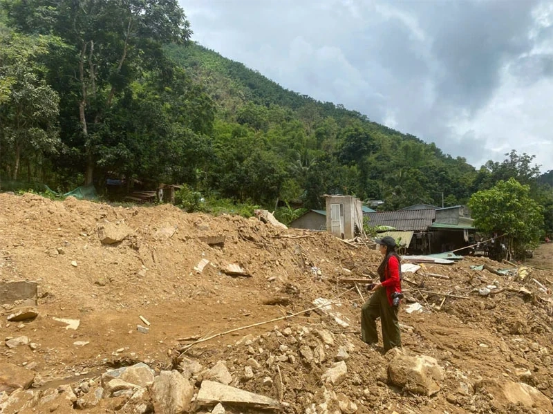 Hối hả xuân sang ở những bản còn “nợ mùa”