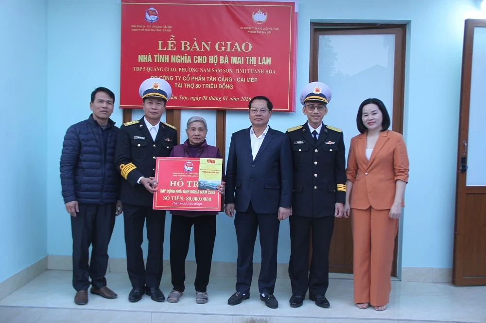 Công ty Cổ phần Tân Cảng - Cái Mép bàn giao 3 căn nhà tình nghĩa tại Thanh Hóa