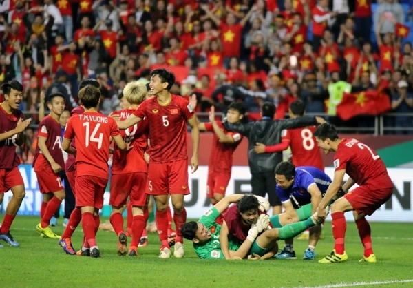 U23 Việt Nam khủng hoảng hàng công trước trận ra quân; Man City và Liverpool đánh rơi chiến thắng phút bù giờ