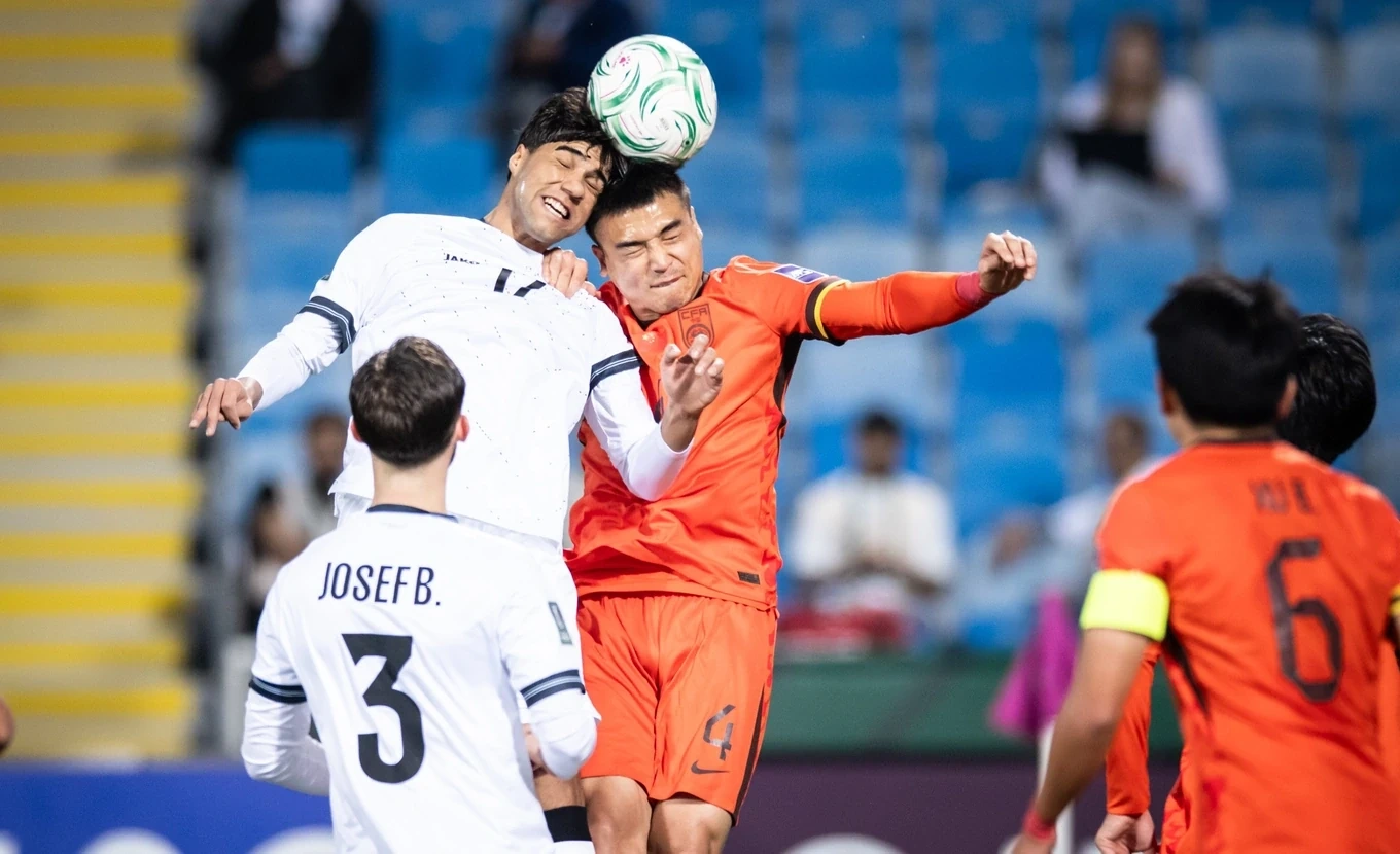 Khuất Văn Khang bỏ ngỏ khả năng ra sân; Arsenal chia điểm nhạt nhòa với Liverpool