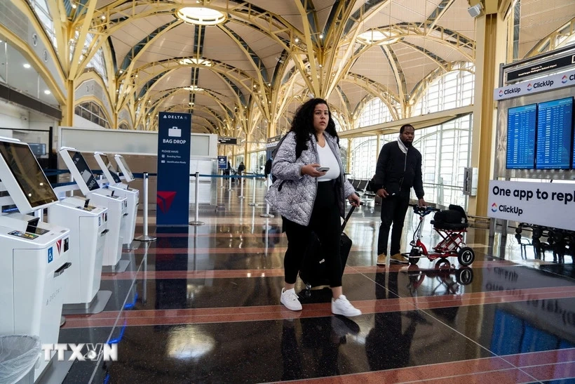 Mỹ thu hồi hơn 100.000 thị thực trong năm 2025