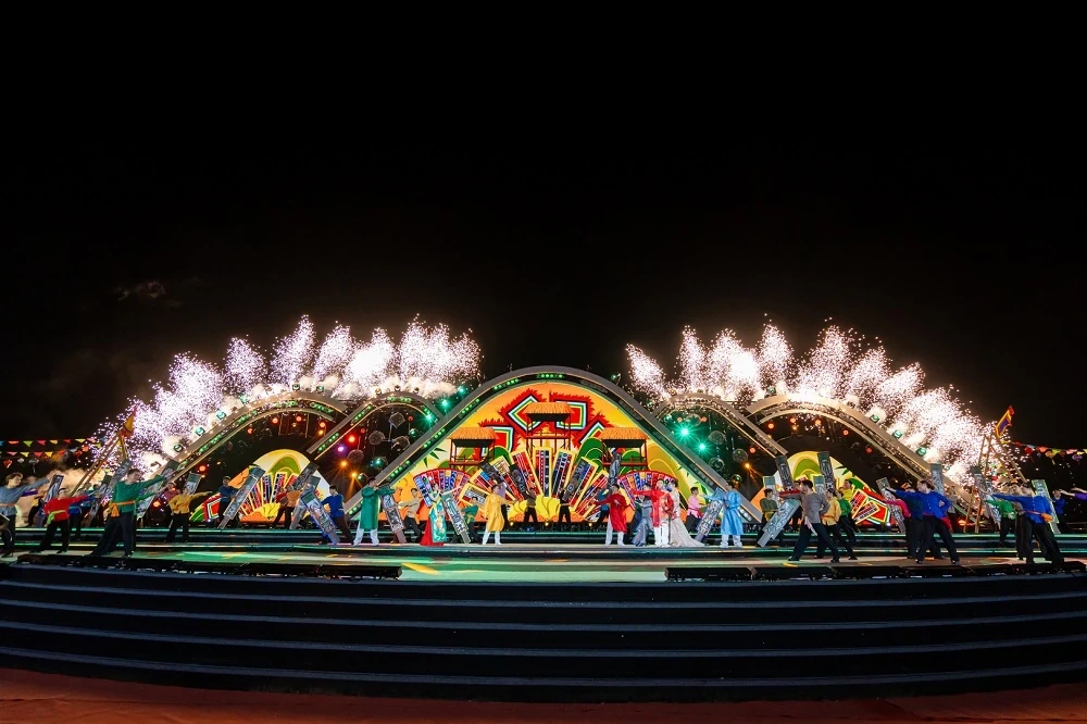 Mừng Đại hội Đảng XIV: Hà Nội trình diễn pháo hoa quy mô nhất từ trước đến nay, Sun Group tài trợ 100% kinh phí