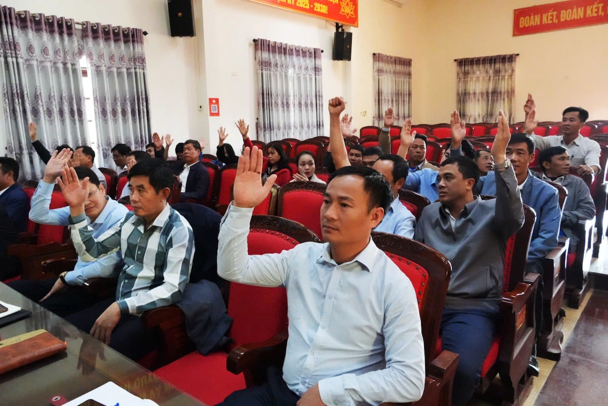 Lấy ý kiến cử tri nơi công tác đối với người được giới thiệu ứng cử đại biểu HĐND xã Hoằng Tiến, nhiệm kỳ 2026-2031