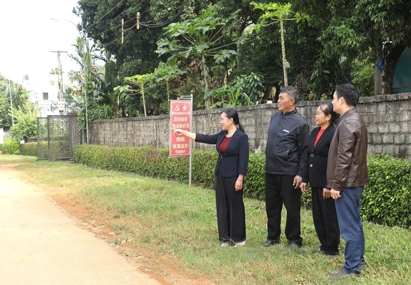 Những “hạt nhân giữ nhịp làng quê