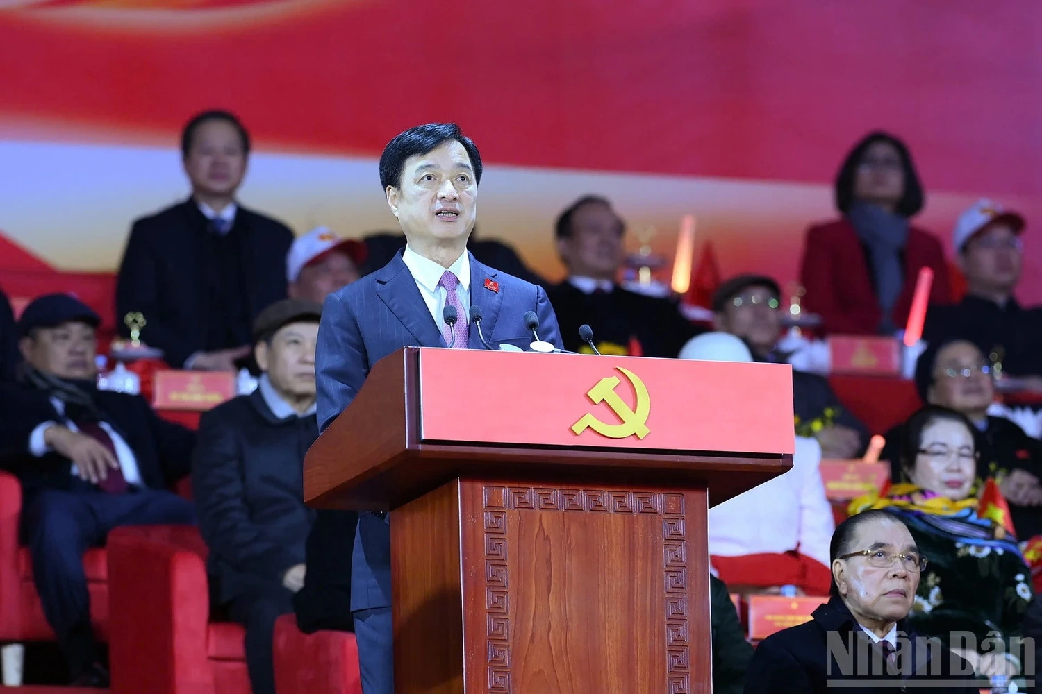 Tổng Bí thư Tô Lâm dự chương trình nghệ thuật đặc biệt Dưới lá cờ vẻ vang của Đảng”