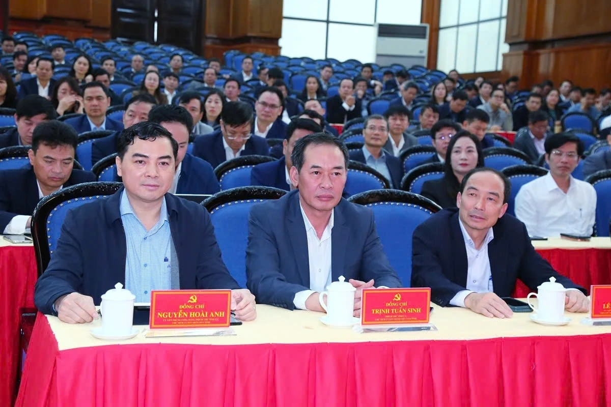 Bí thư Tỉnh ủy Nguyễn Doãn Anh chủ trì hội nghị thông báo nhanh kết quả Đại hội XIV của Đảng