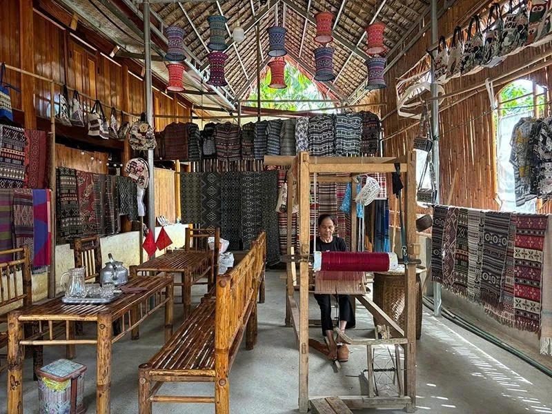 Phát triển du lịch xanh, giàu bản sắc