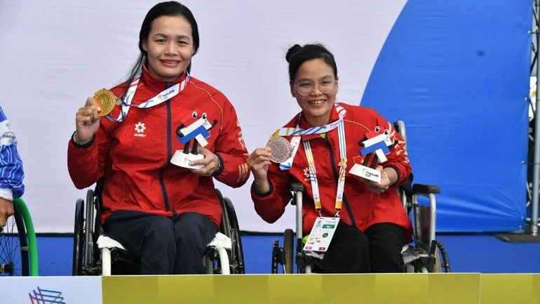 ĐT futsal Việt Nam sẵn sàng cho VCK châu Á 2026; Man Utd thắng ngược Arsenal