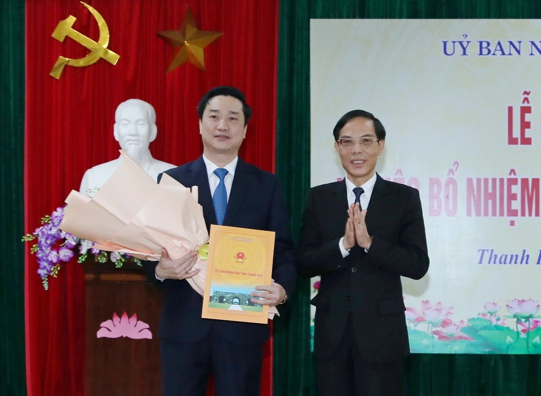 Công bố Quyết định bổ nhiệm đồng chí Đỗ Đức Quế giữ chức vụ Giám đốc Sở Giáo dục và Đào tạo tỉnh Thanh Hóa