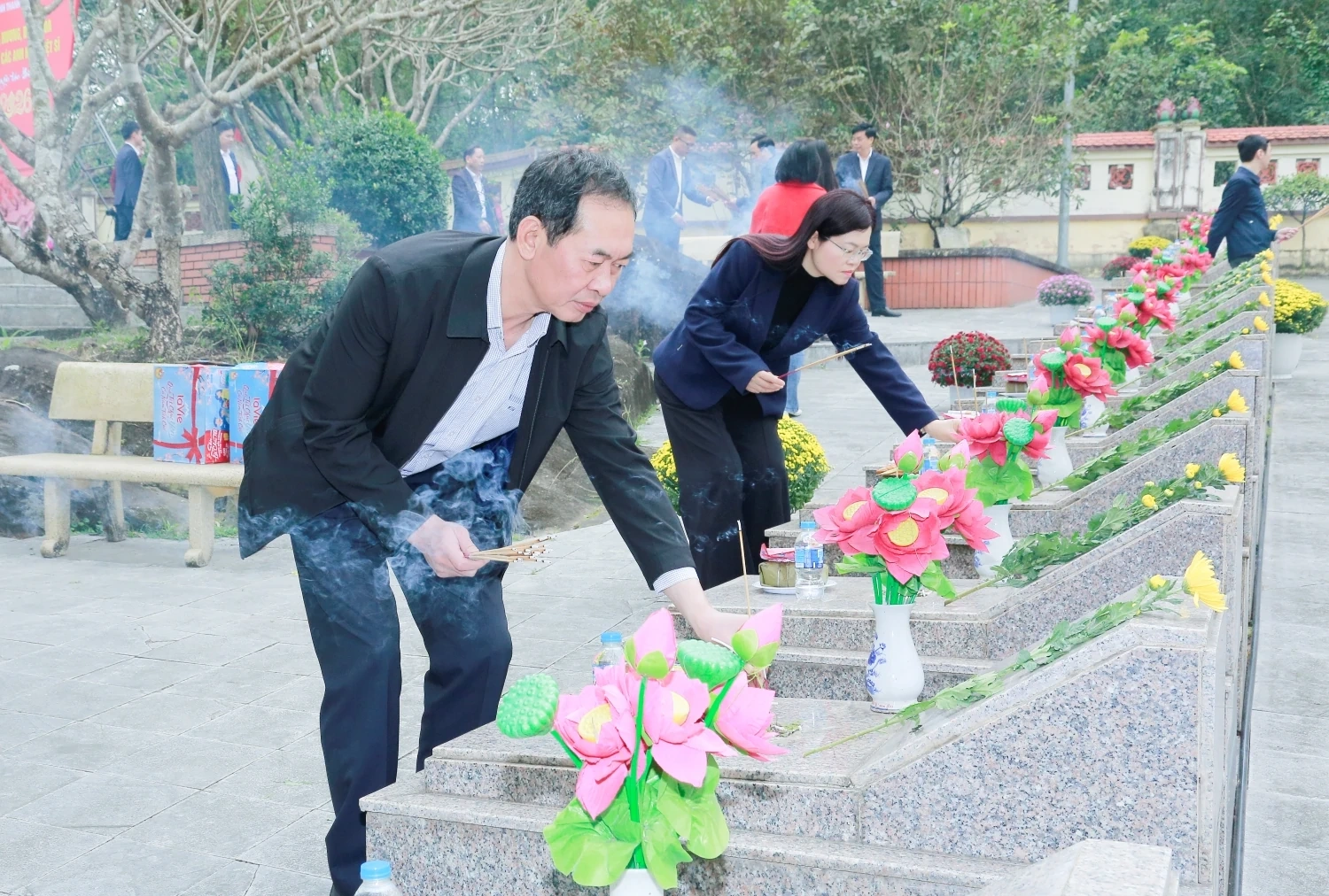 Phó Bí thư Tỉnh ủy, Chủ tịch Ủy ban MTTQ tỉnh Trịnh Tuấn Sinh thăm, tặng quà Tết tại các phường Sầm Sơn, Nam Sầm Sơn và xã Quảng Ninh