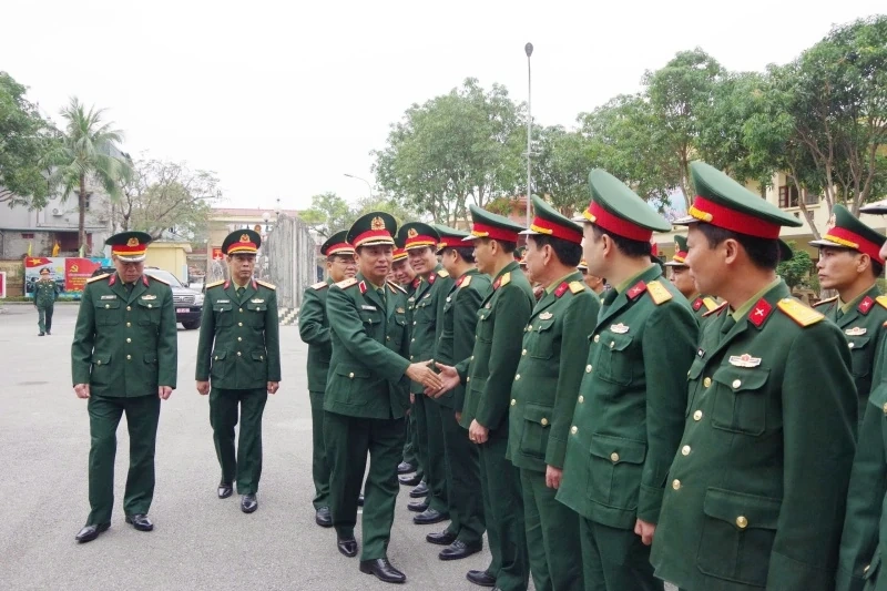 Tư lệnh Quân khu 4 Hà Thọ Bình kiểm tra, chúc Tết tại Sư đoàn 341