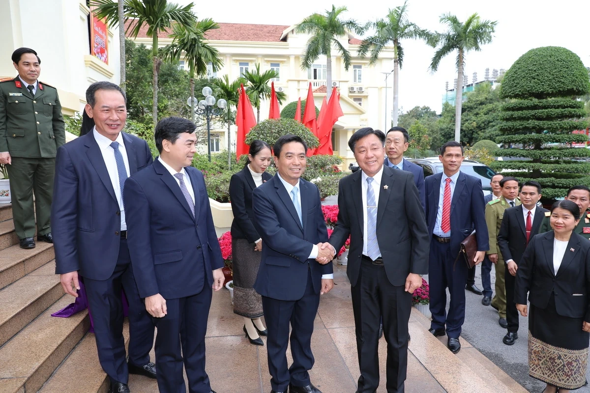 Đoàn đại biểu cấp cao tỉnh Hủa Phăn chúc Tết Bính Ngọ tỉnh Thanh Hóa