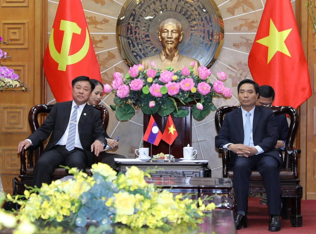 Đoàn đại biểu cấp cao tỉnh Hủa Phăn chúc Tết Bính Ngọ tỉnh Thanh Hóa