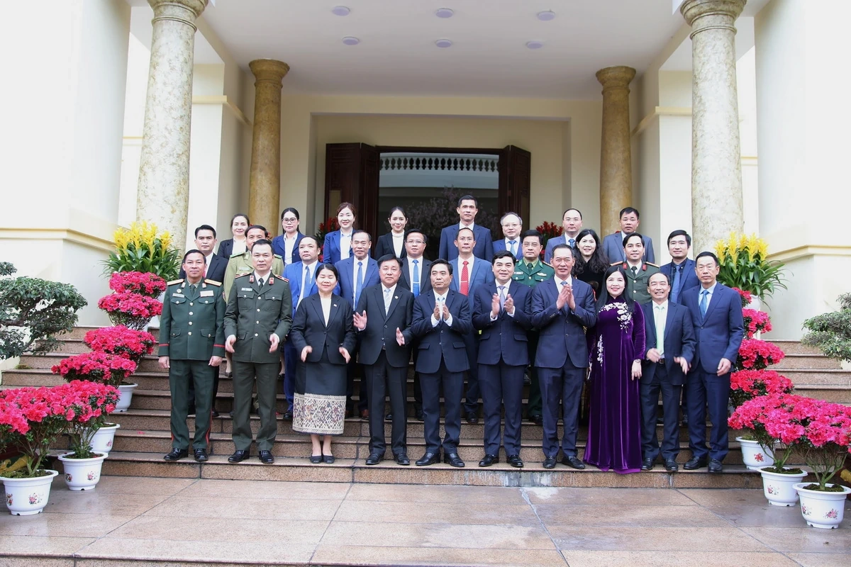 Đoàn đại biểu cấp cao tỉnh Hủa Phăn chúc Tết Bính Ngọ tỉnh Thanh Hóa