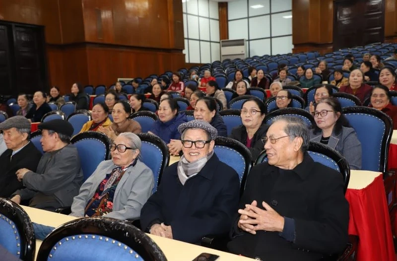 UBND tỉnh Thanh Hóa gặp mặt cán bộ hưu trí qua các thời kỳ