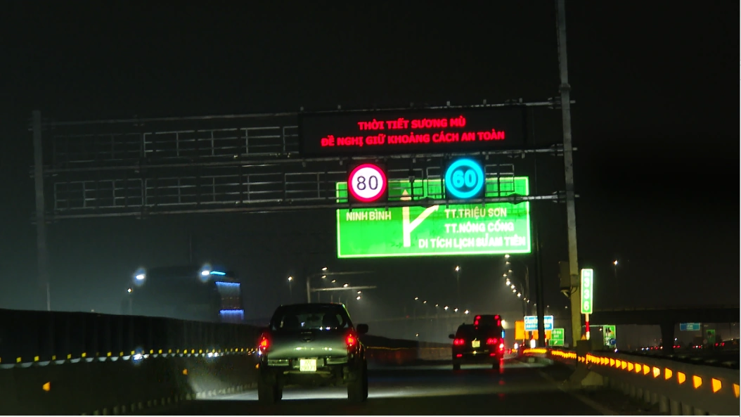 Bổ sung biển cảnh báo, phòng ngừa tai nạn giao thông trên cao tốc