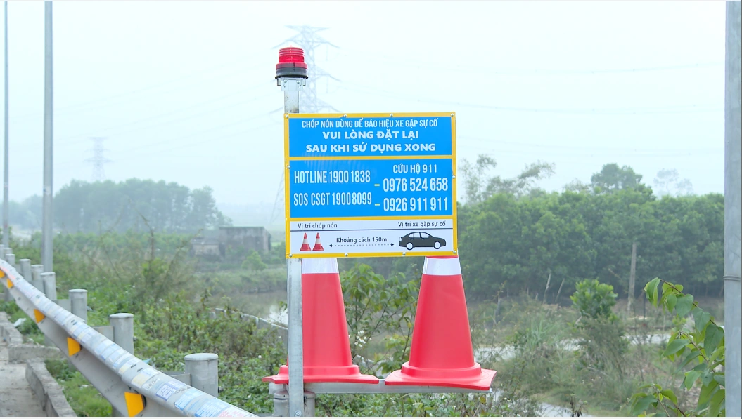 Bổ sung biển cảnh báo, phòng ngừa tai nạn giao thông trên cao tốc