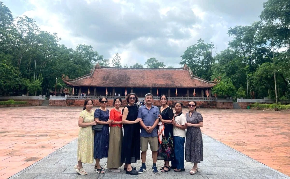 Đông đảo du khách tham quan Khu di tích Quốc gia đặc biệt Lam Kinh những ngày đầu xuân