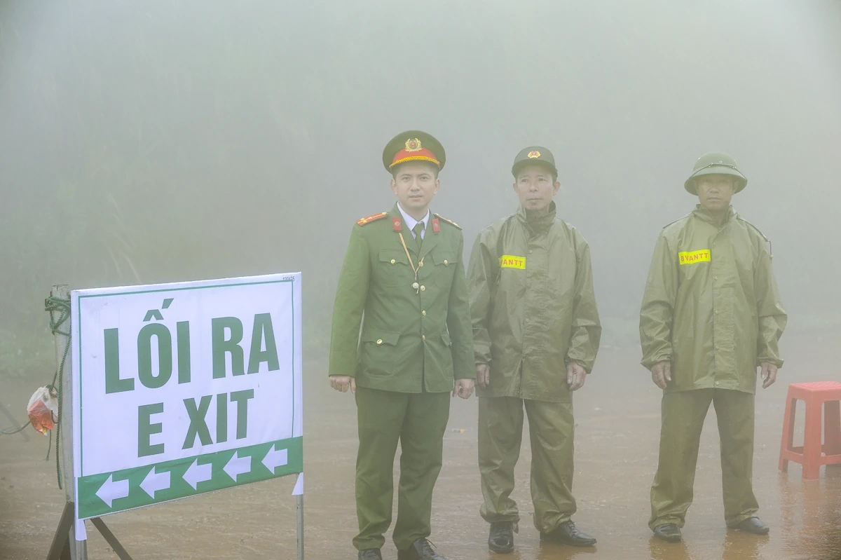 Du khách tấp nập hành hương về Am Tiên đầu xuân Bính Ngọ