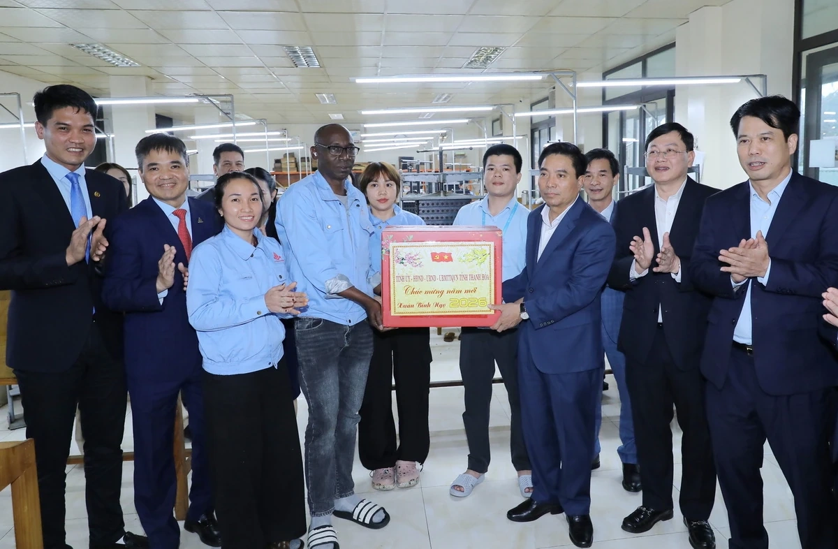 Bí thư Tỉnh ủy Nguyễn Doãn Anh dự lễ ra quân sản xuất đầu năm tại một số doanh nghiệp trên địa bàn tỉnh