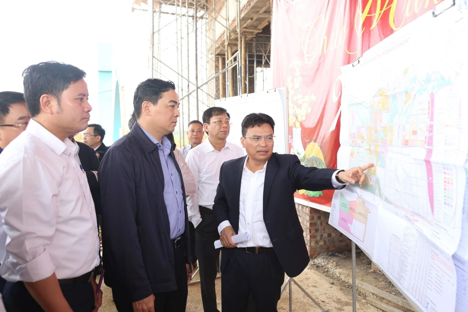 Chủ tịch UBND tỉnh Nguyễn Hoài Anh thăm, kiểm tra và làm việc với các xã thuộc vùng huyện Thọ Xuân cũ