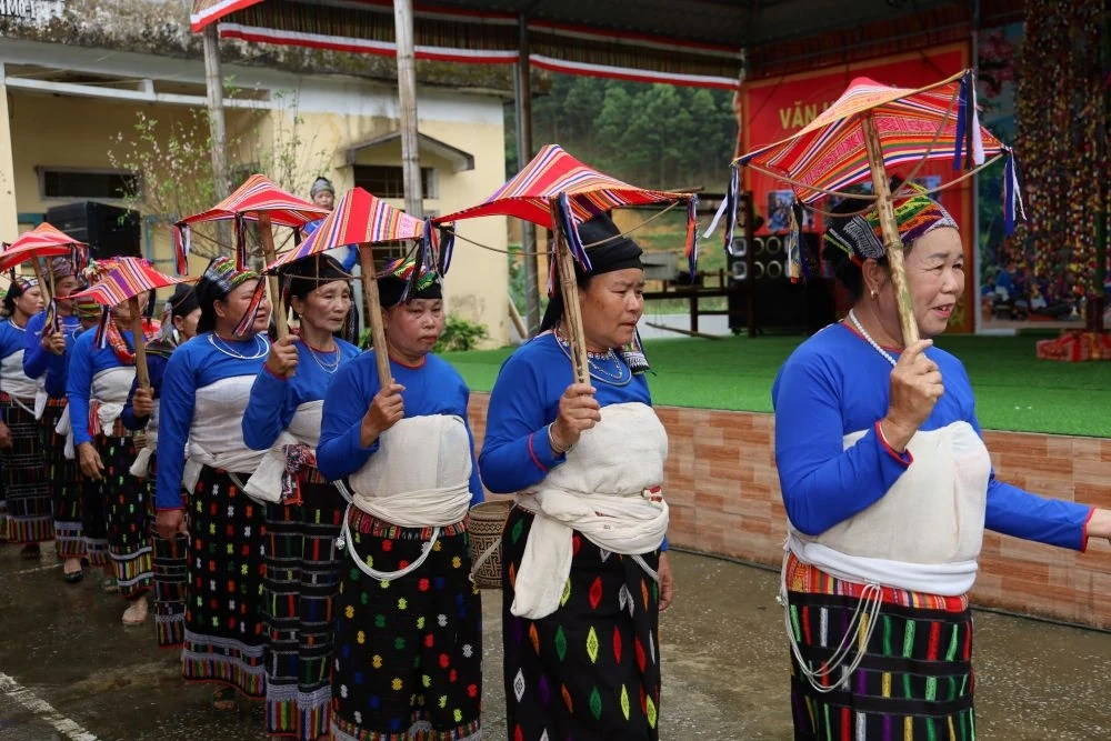 Người dân nô nức trẩy hội Sết Boóc Mạy năm 2026